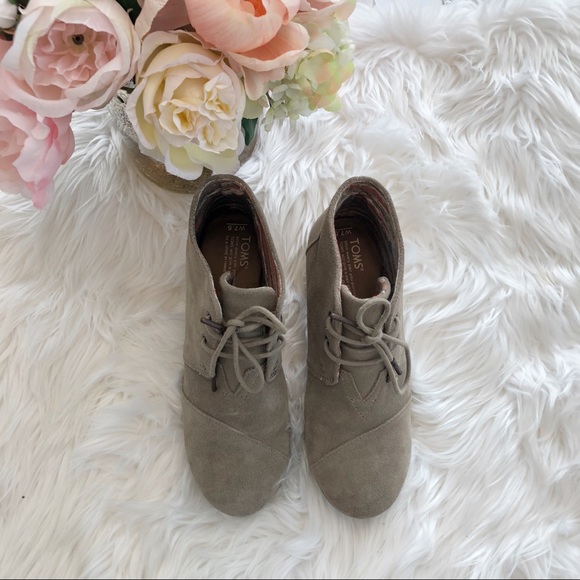 Toms Shoes - TOMS Desert Wedge in Taupe Suede